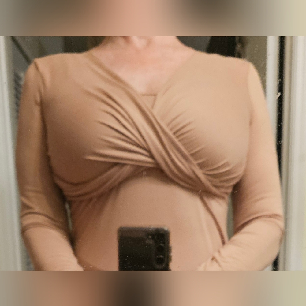 Ninexis M Beige crossover top